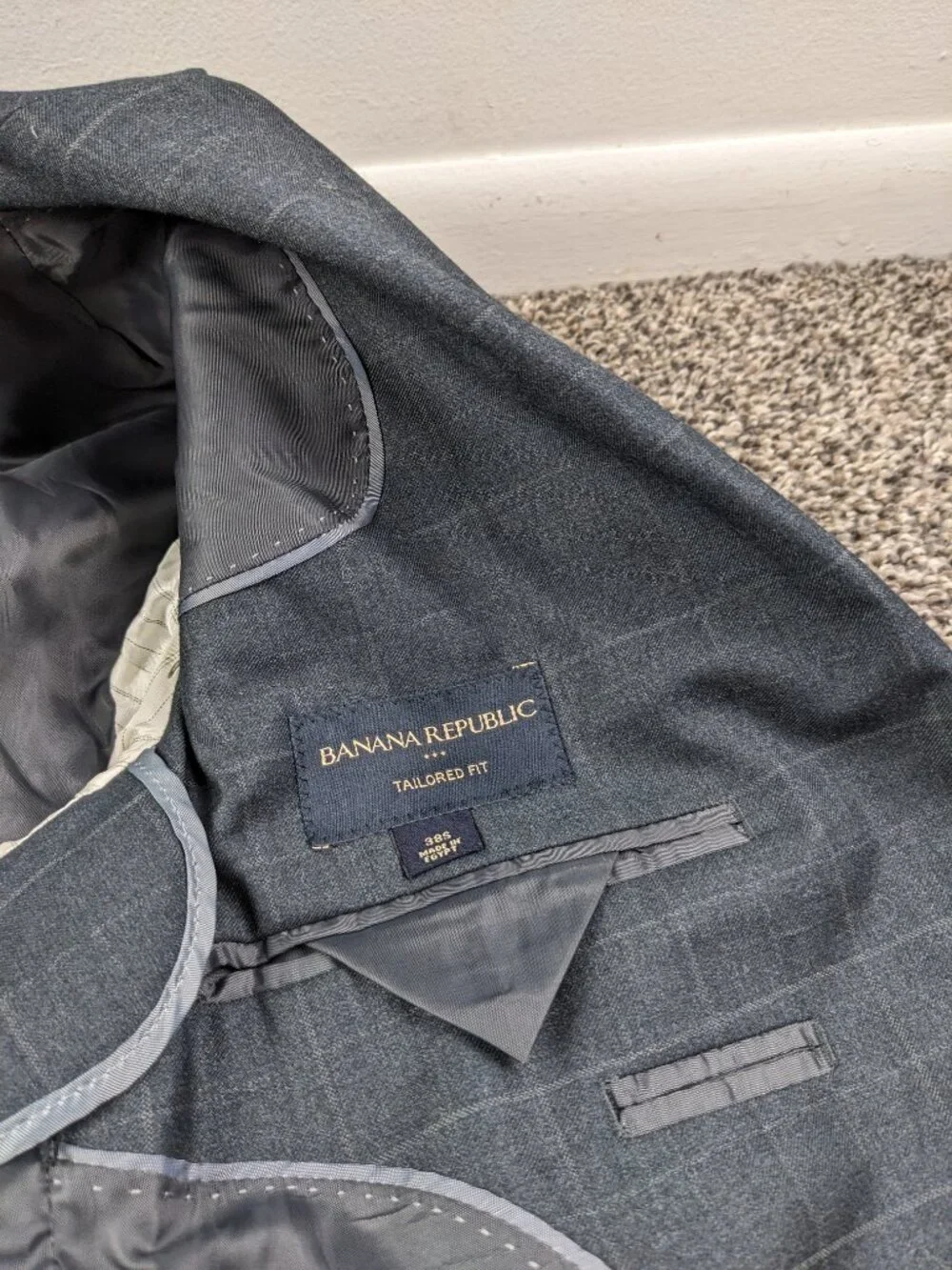 Banana Republic 36S Tailored Fit Wool Windowpane Plaid Gray Suit 30x29